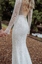 C2023-LS771 vestido de novia sin espalda de manga larga con cuentas de cristal y lentejuelas y línea de busto abierta