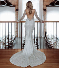 C2023-LS771 vestido de novia sin espalda de manga larga con cuentas de cristal y lentejuelas y línea de busto abierta