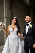 C2023-BG556 Vestido de novia sexy con cuentas 3D y cola desmontable