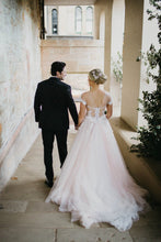 C2023-OA881 - Vestido de novia de corte A, manga corta y hombros descubiertos, cuello ilusión