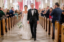 C2023-L410b - Vestido de novia transparente de encaje y manga larga con cola catedral