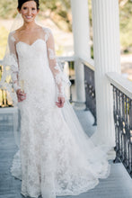 C2023-L410b - Vestido de novia transparente de encaje y manga larga con cola catedral