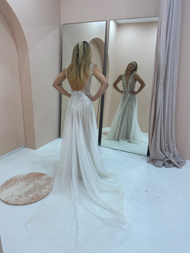 C2022-bV-292 - robe de mariée dos nu à col en V