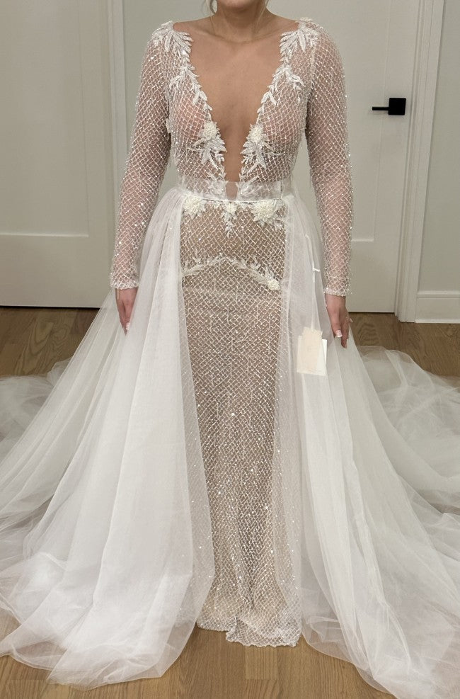 C2023-LS660 - Robe de mariée sexy à manches longues et col en V avec perles et dos nu