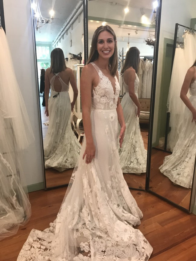 C2022-Slvb332 - Vestido de novia de encaje sin mangas con escote en pico