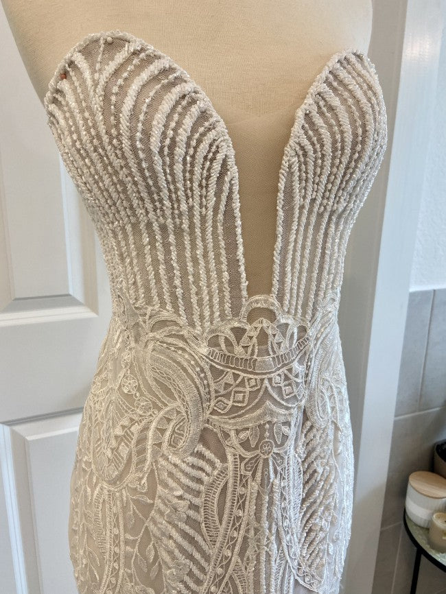 C2022-ES881 Robe de mariée bustier ajustée et évasée