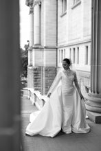 C2023-LS619 - Vestido de novia de corte sirena y manga larga con escote ilusión