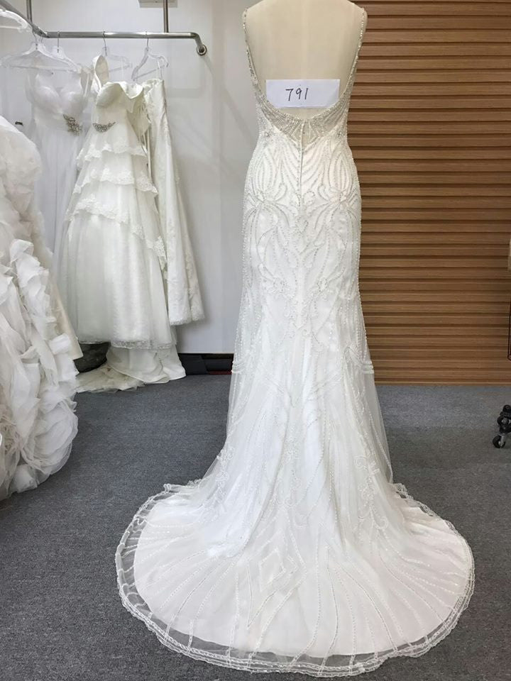 Style #791 - Robe de mariée blanche perlée de Darius