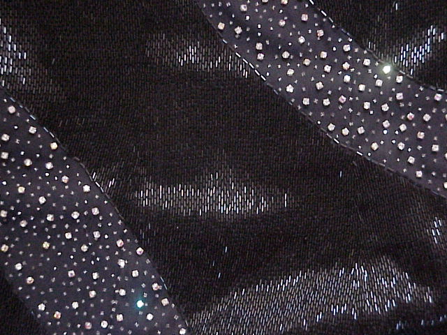 Style C97B - Robe de concours noire à perles liquides style licou Darius Cordell