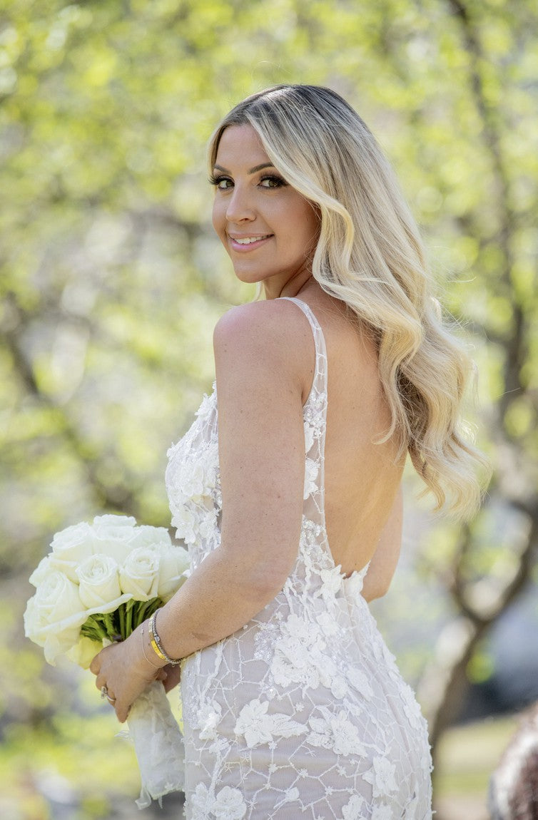 C2023-SBL118 - Robe de mariée dos nu, ajustée et évasée en dentelle perlée