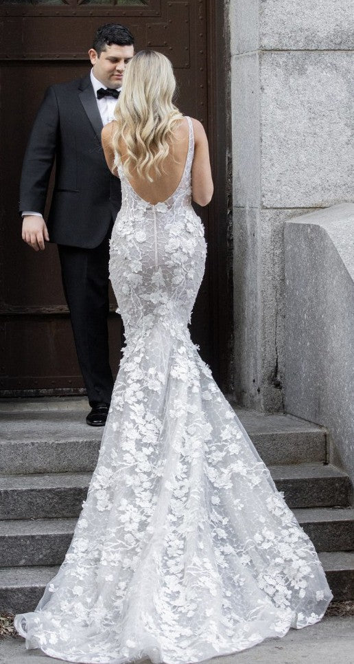 C2023-SBL118 - Robe de mariée dos nu, ajustée et évasée en dentelle perlée