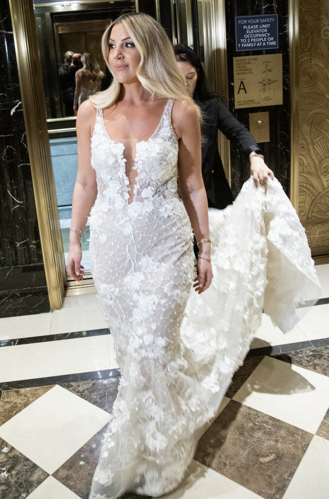 C2023-SBL118 - Robe de mariée dos nu, ajustée et évasée en dentelle perlée