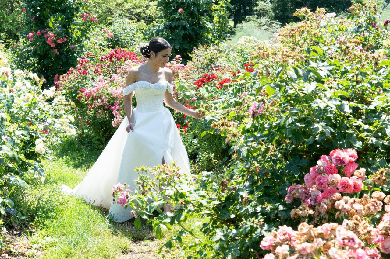 C2023-OS109h - Off the shoulder ball gown wedding dress