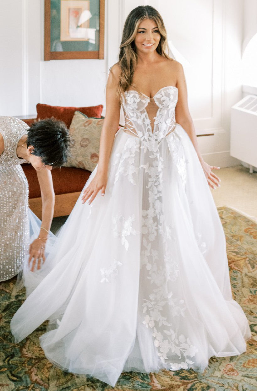 C2023-SBG63a - Robe de mariée trapèze sans bretelles avec manches amovibles