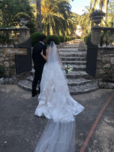 C2023-AL63T - Vestido de novia de corte A con tirantes finos y encaje estampado con bordado grande