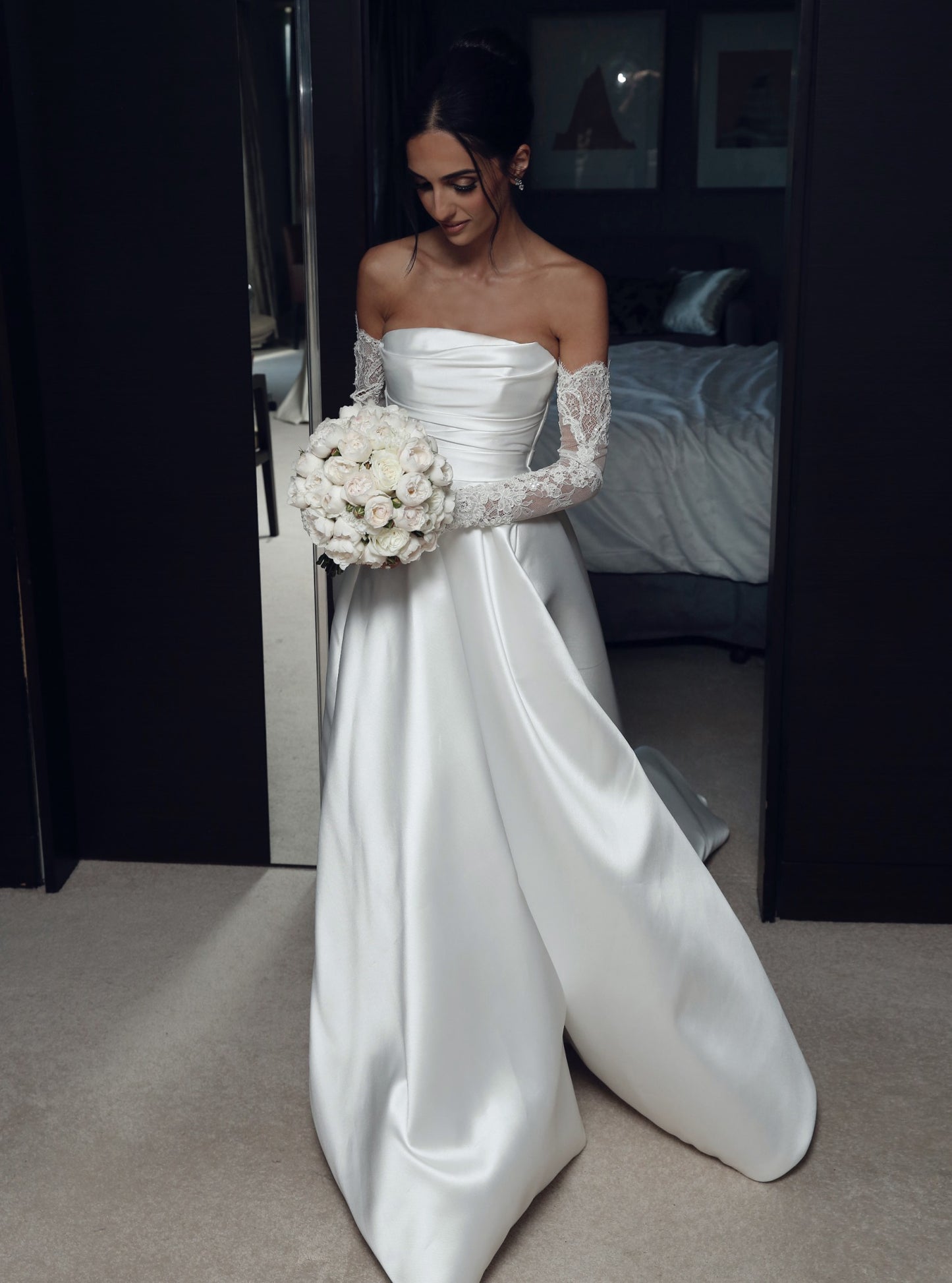 C2023-BG40L - strapless formal ball gown wedding dress with detachable lace sleeves