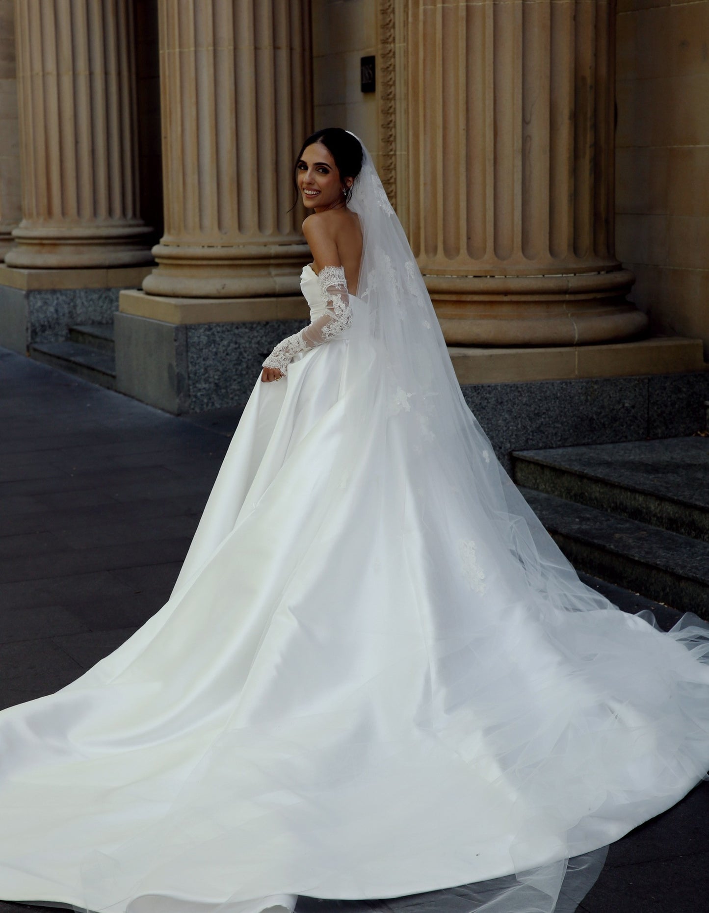 C2023-BG40L - strapless formal ball gown wedding dress with detachable lace sleeves