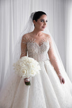 C2023-LS31A - Vestido de novia evasé de manga larga transparente con pedrería