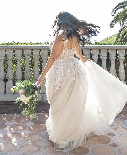 C2023-PSA88 - sleeveless plus size a-line lace wedding gown