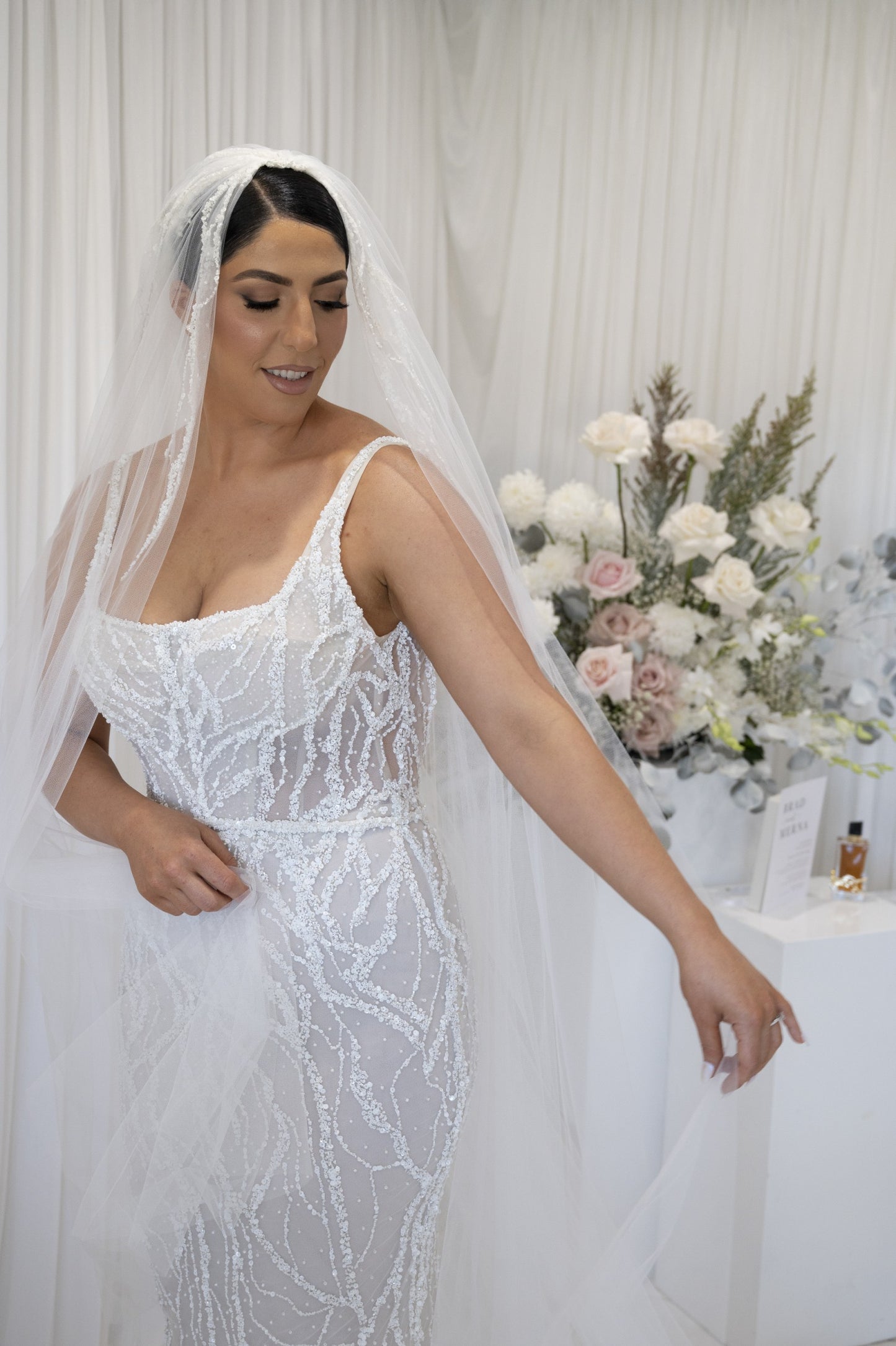 C2023-SN654 - sleeveless scoop neck beaded wedding gown with veil
