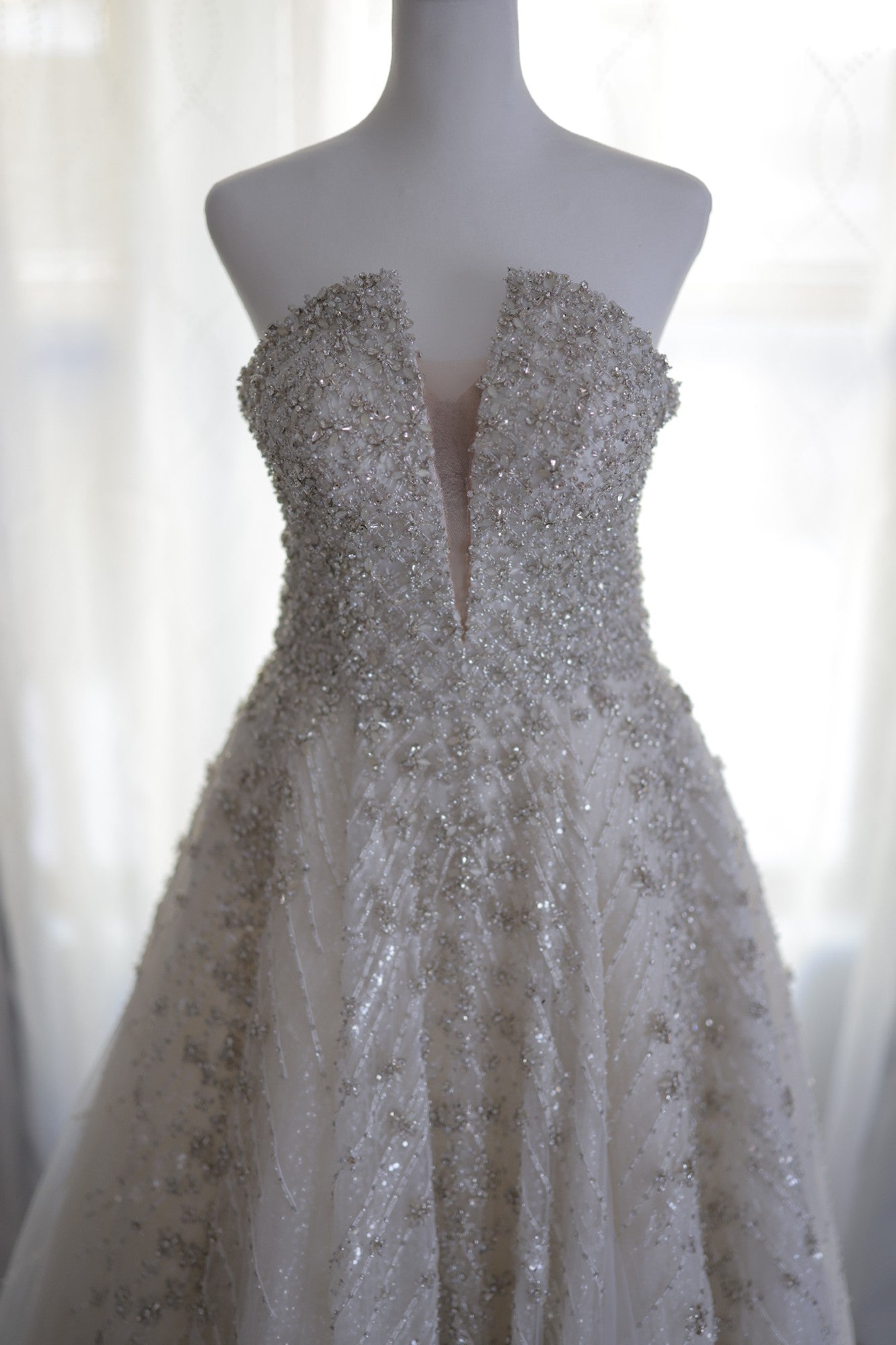 C2023-SY94 - vestido de novia sin tirantes con cuentas de cristal swarovski