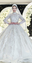 C2023-LSM918 - Vestido de novia modesto de manga larga con cuentas de cristal swarovski y cuello alto