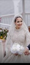 C2023-LSM918 - Vestido de novia modesto de manga larga con cuentas de cristal swarovski y cuello alto