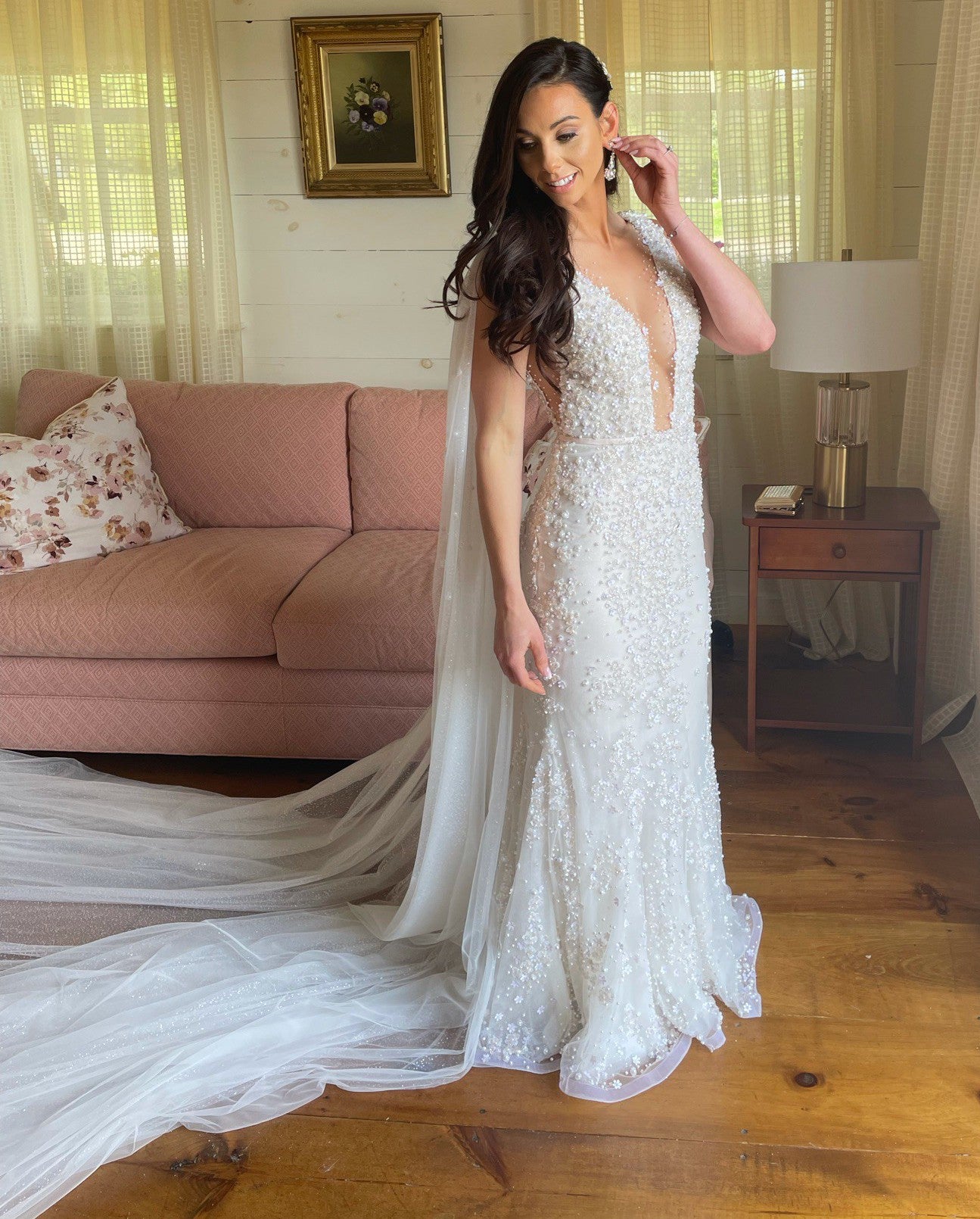 C2023-B916 - vestido de novia sexy sin mangas adornado con escote en V profundo