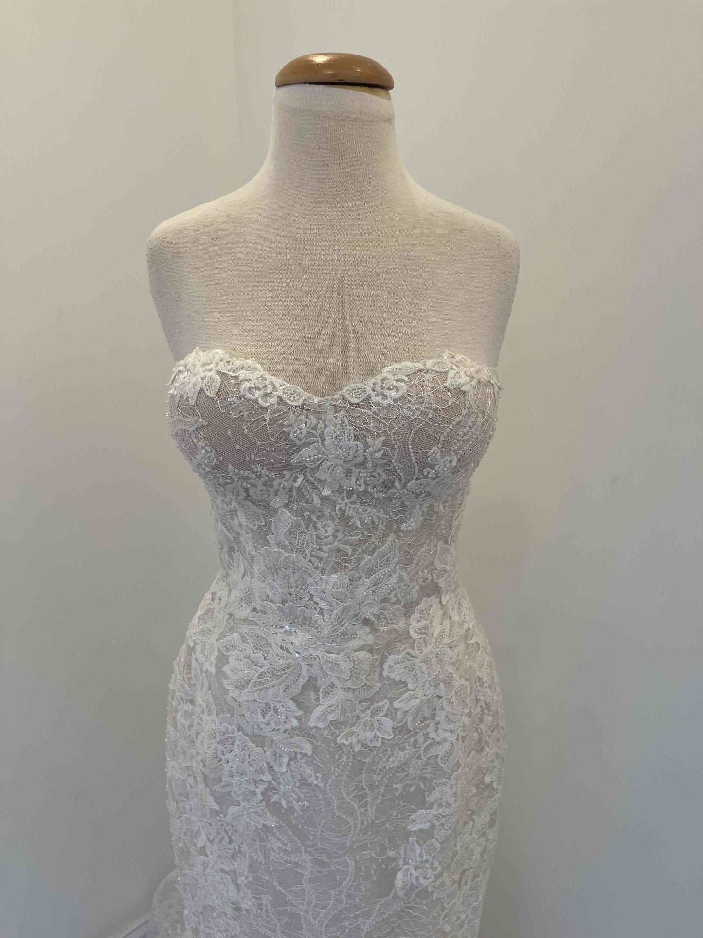 C2023-SL822F - sweetheart strapless lace wedding gown