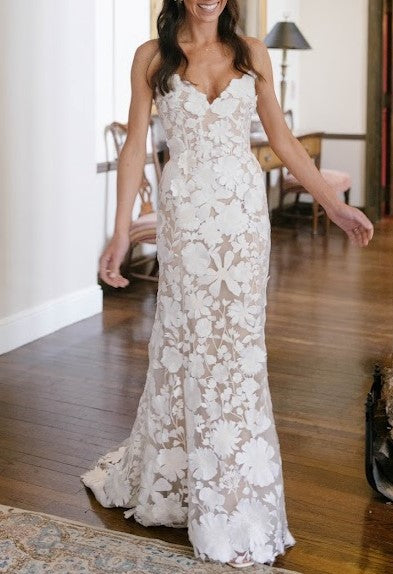C2023-S721T - vestido de novia tubo bordado sin tirantes con escote corazón