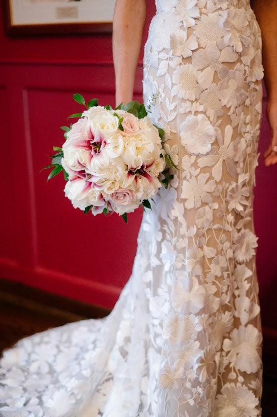 C2023-S721T - vestido de novia tubo bordado sin tirantes con escote corazón
