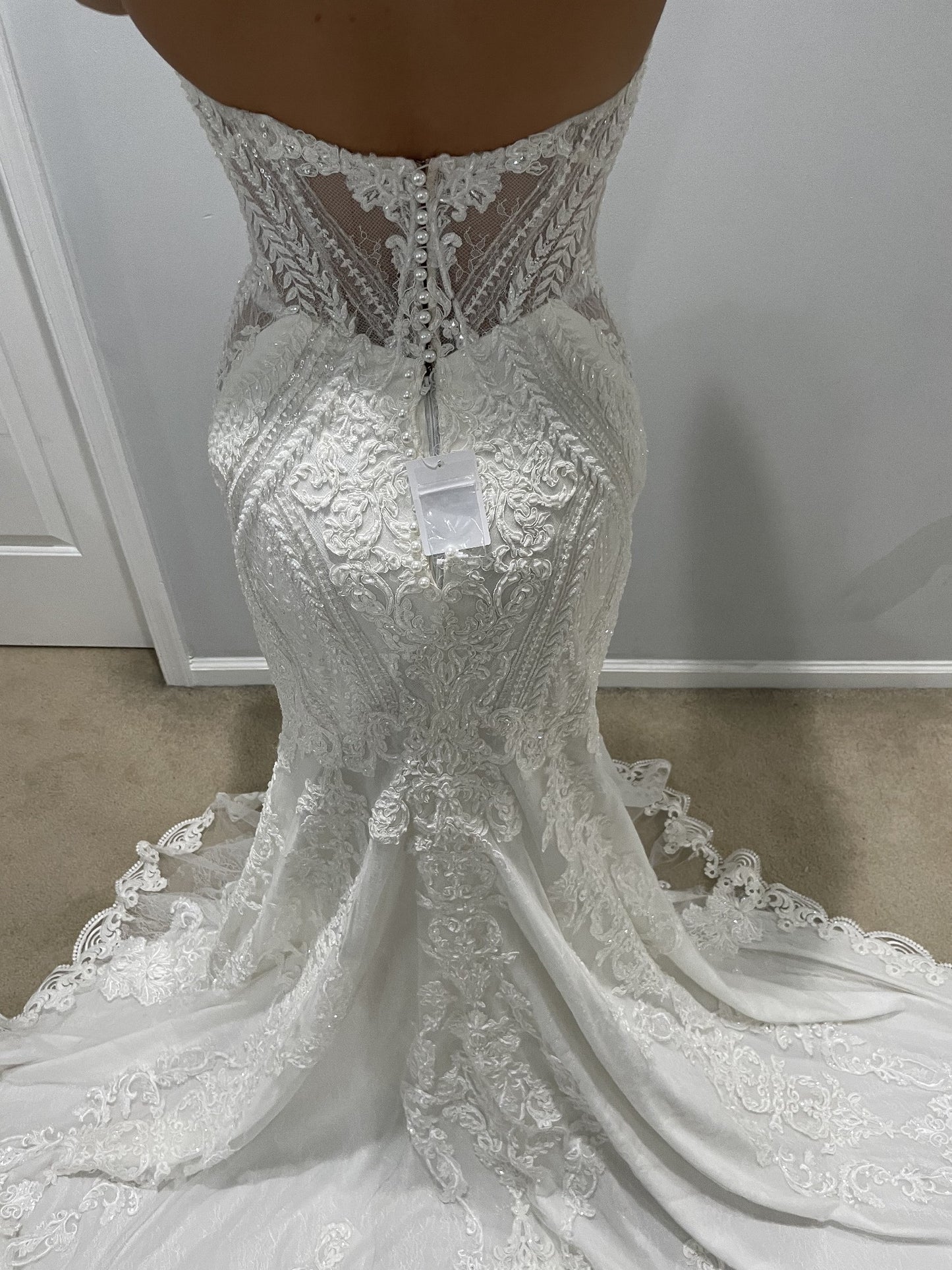 C2023-SS6L4 - robe de mariée bustier en dentelle perlée et broderie