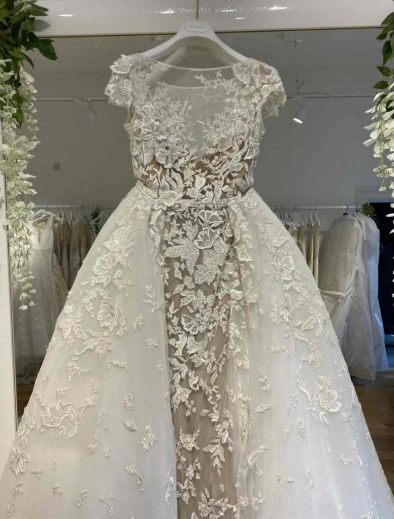 C2023-CS607 - Robe de mariée en dentelle brodée de perles, manches courtes, avec traine surjupe amovible
