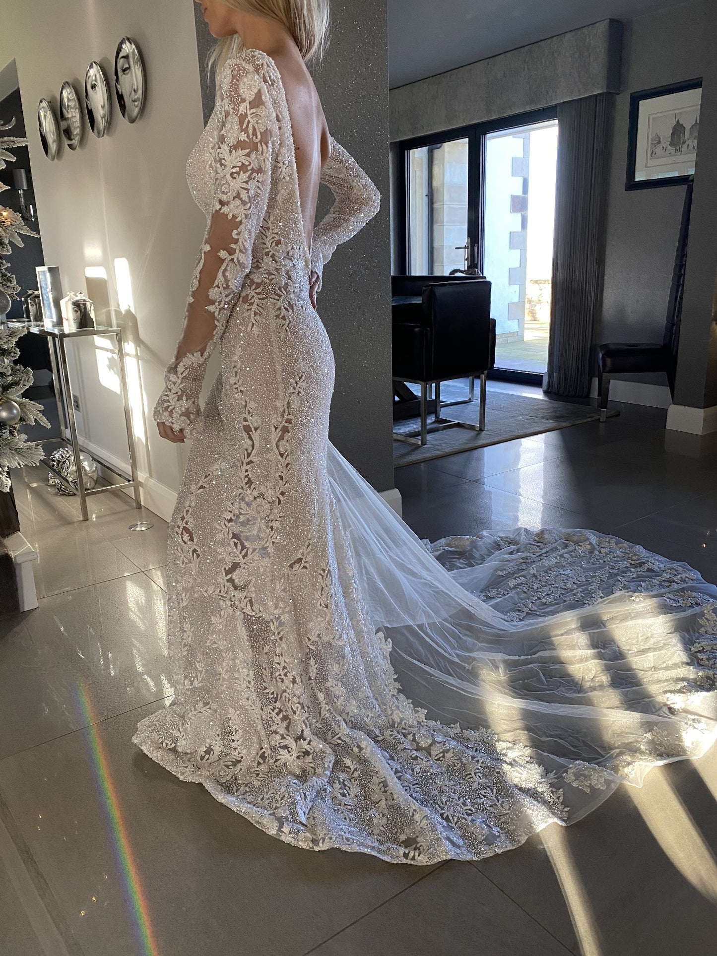 C2023-LSV88 - Berta Bridal Inspired Robe de mariée perlée à manches longues et décolleté en V profond