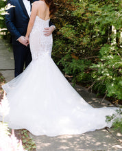 C2023-FFs57 - robe de mariée ajustée et évasée à bretelles fines et perles