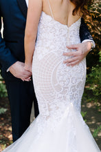 C2023-FFs57 - robe de mariée ajustée et évasée à bretelles fines et perles
