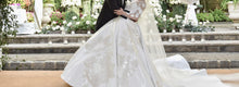 C2023-LSB33 - Vestido de novia de manga larga con escote ilusión transparente