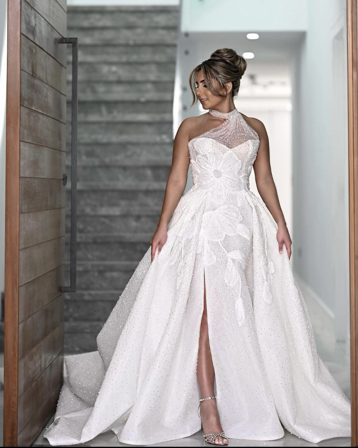 C2023-HBG28 - robe de mariée robe de bal sans manches avec décolleté dos nu et fente