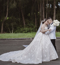C2023-SAL71 - Vestido de novia evasé bordado sin tirantes para tallas grandes