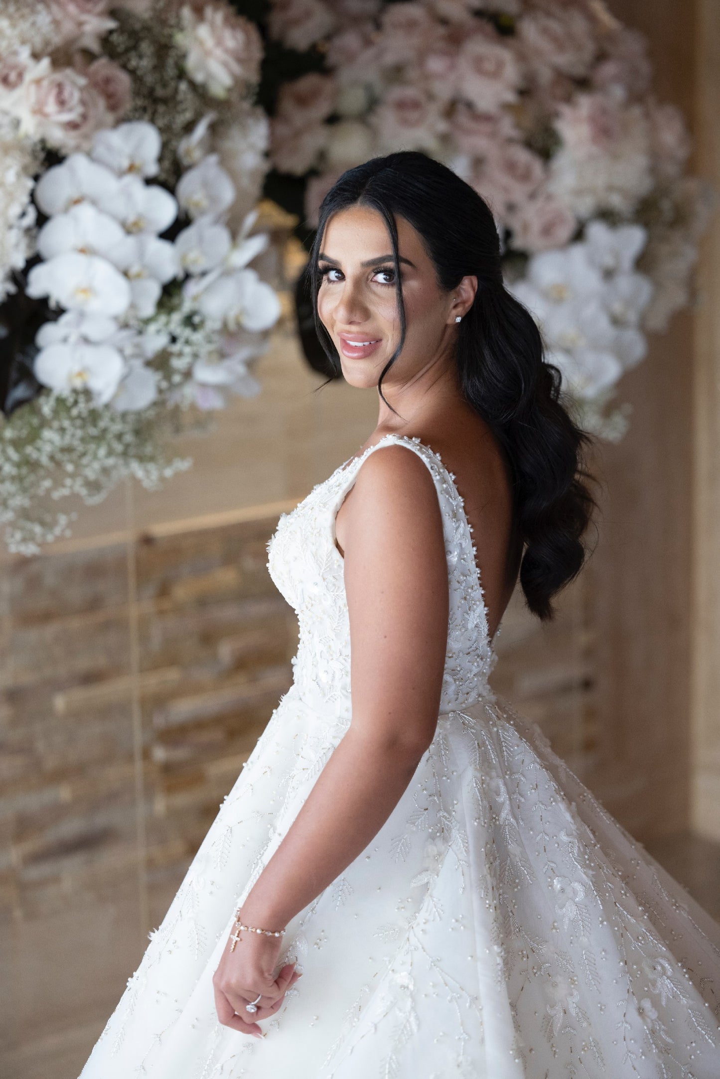 C2023-SV803 - sleeveless a-line wedding gown for plus size w v-neck