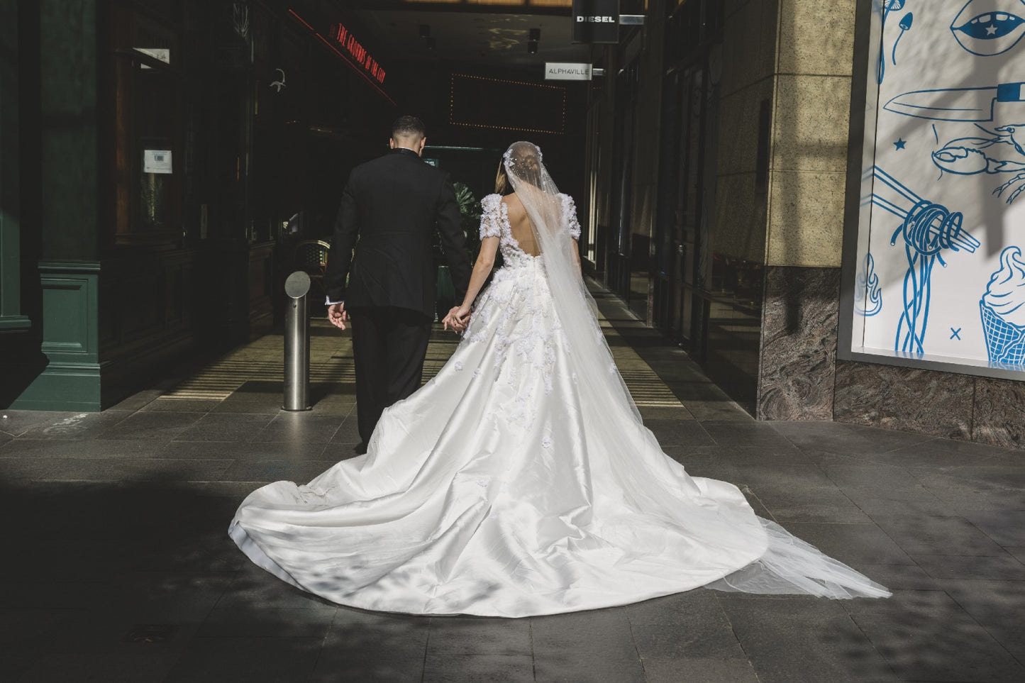 C2023-SS351 - short sleeve a-line wedding ball gown