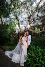 C2024-S812 - vestido de novia de pedrería sin mangas con sobrefalda desmontable