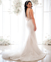 C2024-S812 - vestido de novia de pedrería sin mangas con sobrefalda desmontable