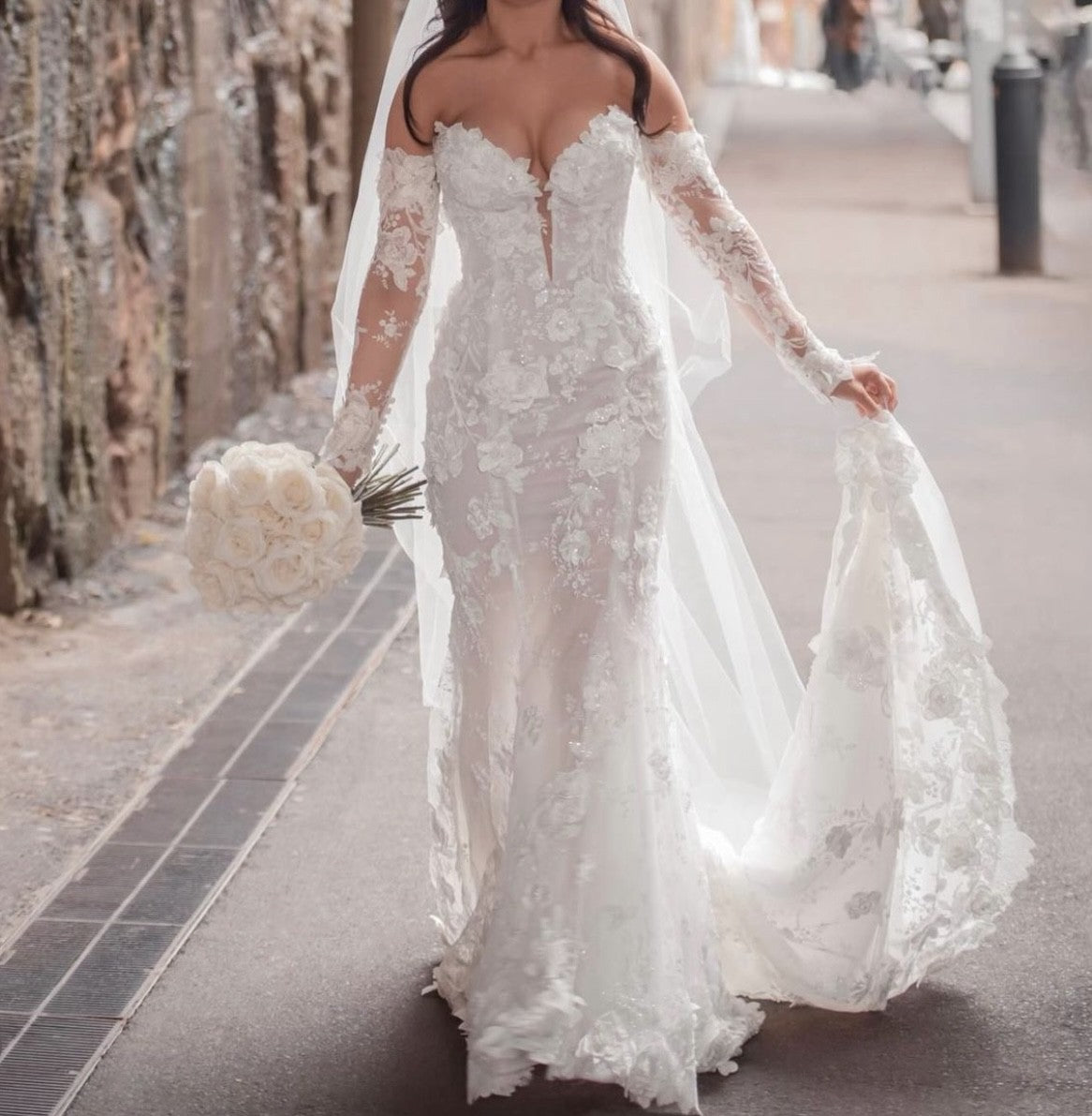 C2024-LS773 - vestido de novia de encaje sin tirantes con mangas largas transparentes desmontables