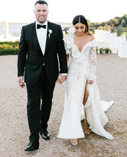 C2024-LS5511 - Vestido de novia transparente bordado de una manga con escote fuera del hombro