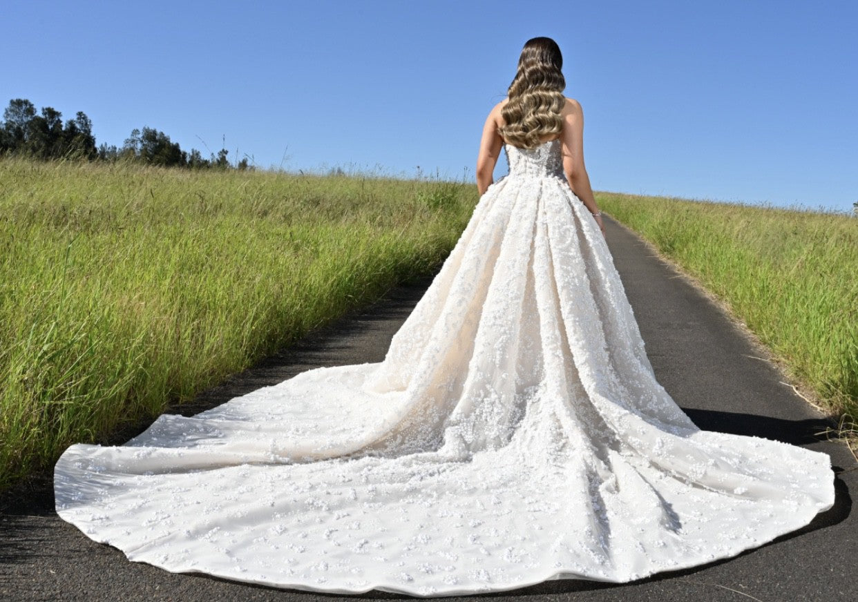 C2024-BG792 - Robe de mariée bustier robe de bal avec traîne cathédrale