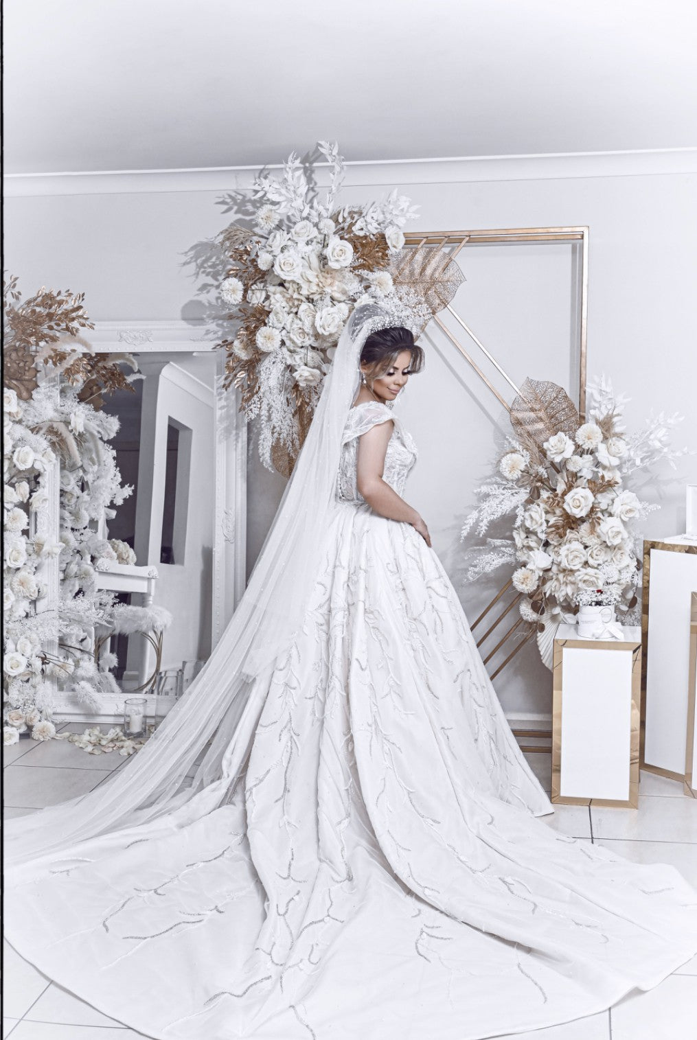 C2024-BG646 - strapless ball gown wedding dress with detachable train and leg split