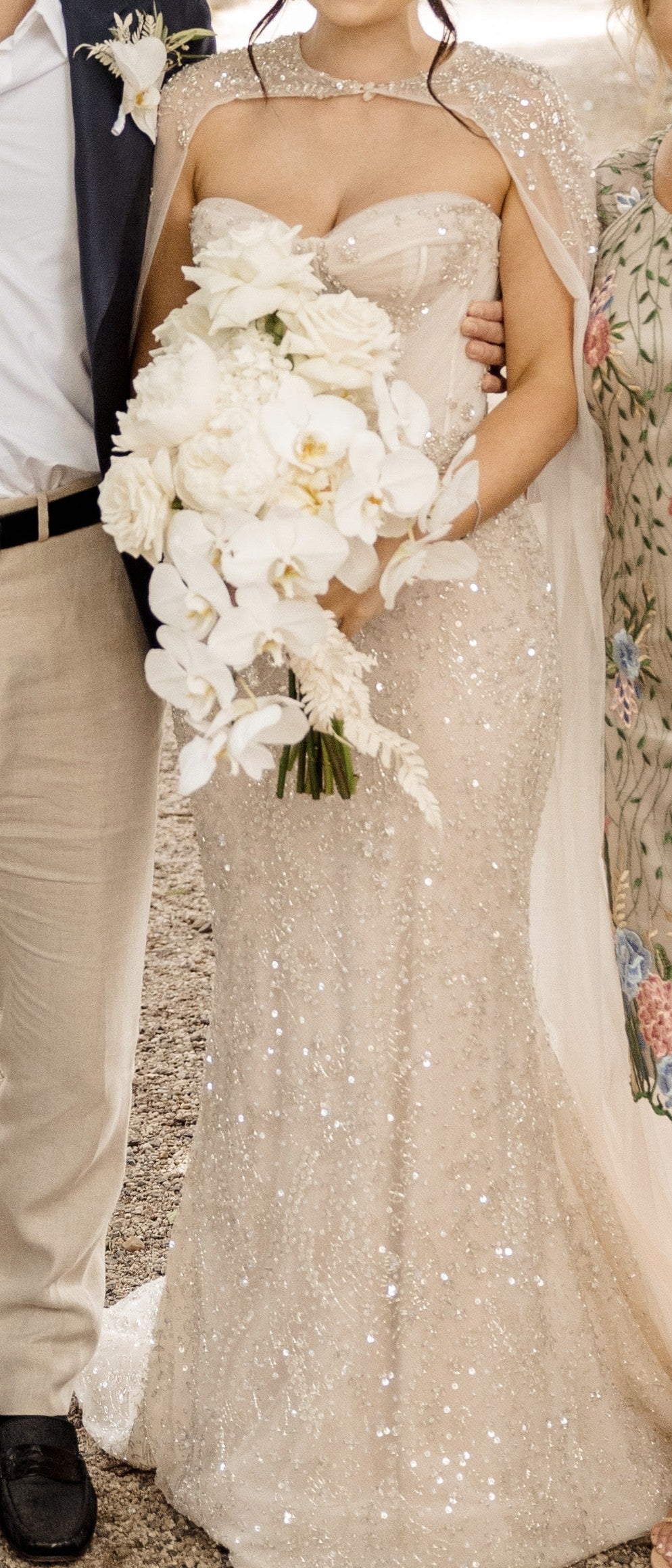 C2024-SSC42 - robe de mariée bustier perlée avec traîne cape amovible