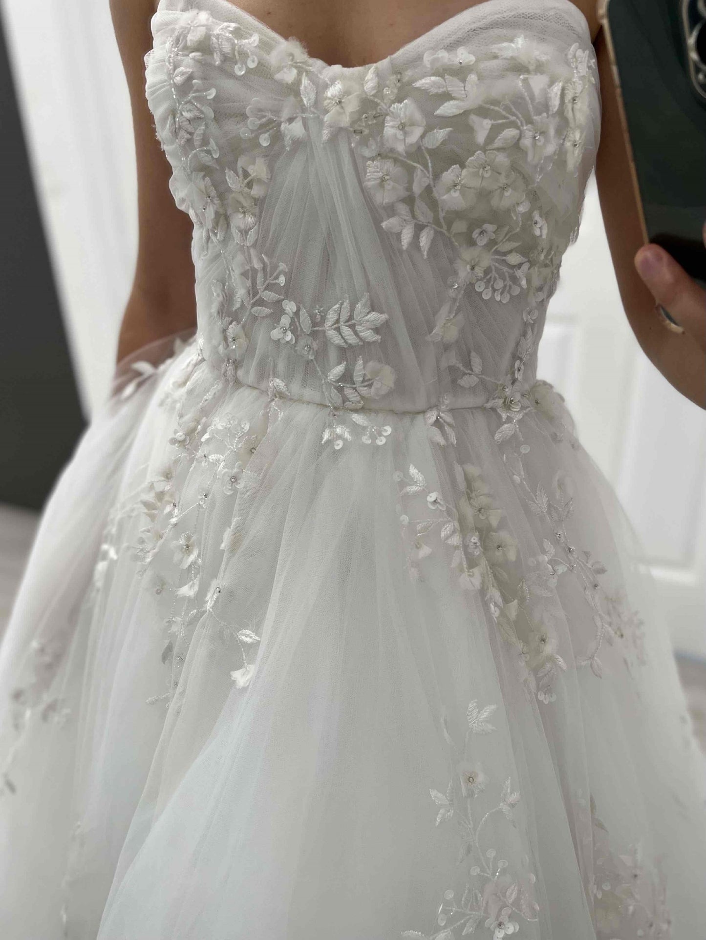 C2024-SH55 - robe de mariée bustier décolleté en cœur avec traîne en tulle chapelle