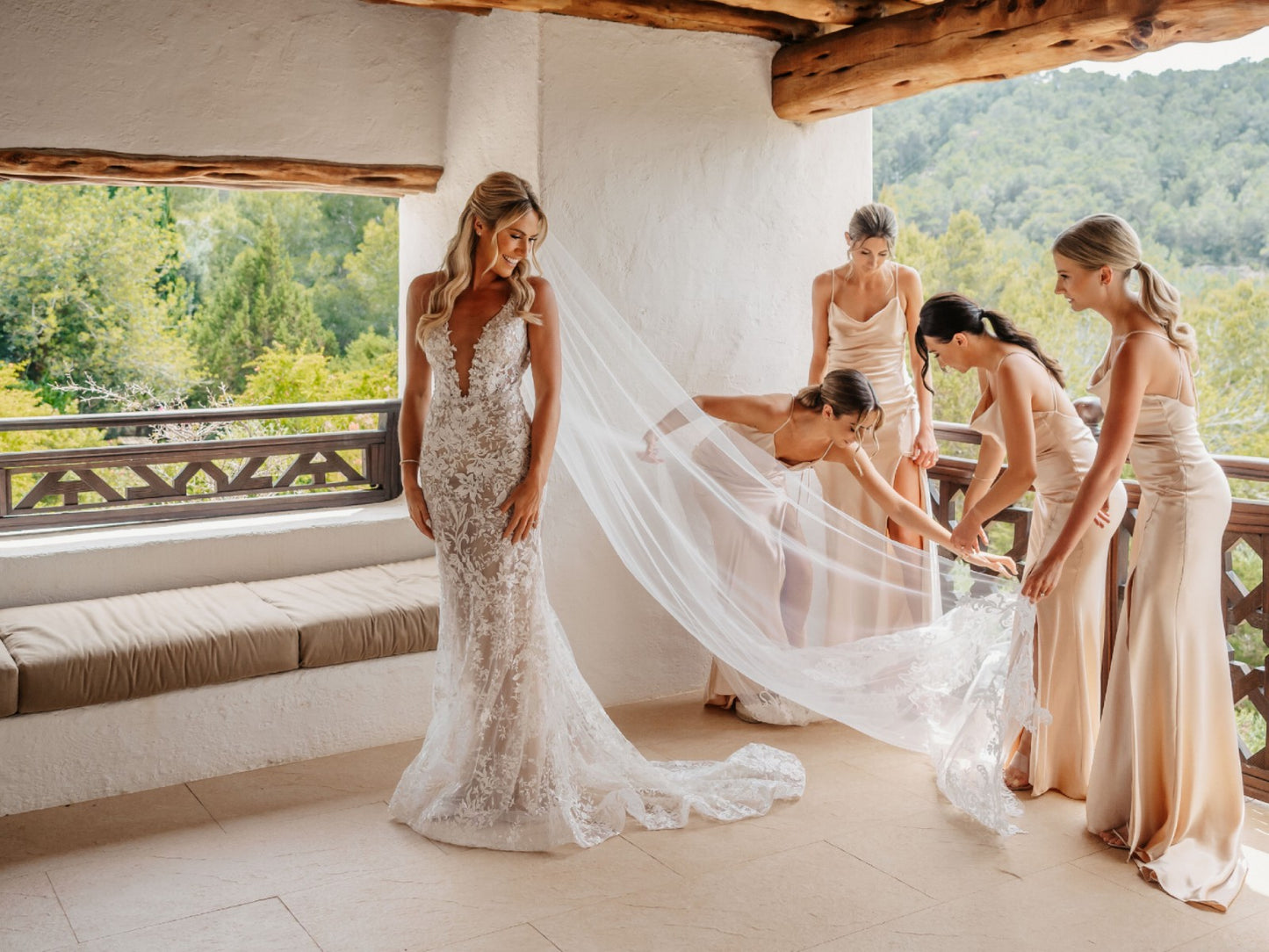 C2024-VS993 - sleeveless v-neck lace wedding gown